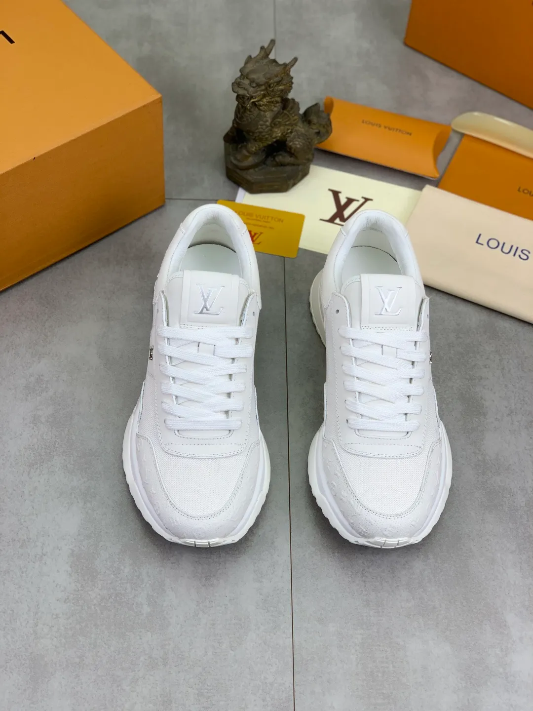 Men's men's shoes P680 new style 💶[LOUIS VUITTON] (original order) new style 🍀LV Louis Vuitton * - top version of LV classic trendy shoes! Use imported original cowhide and water-dyed cowhide lining. The latest original wear-resistant TPU combination outsole! High quality products! Multiple colors available, code number: 38-44 (45 46 customized)